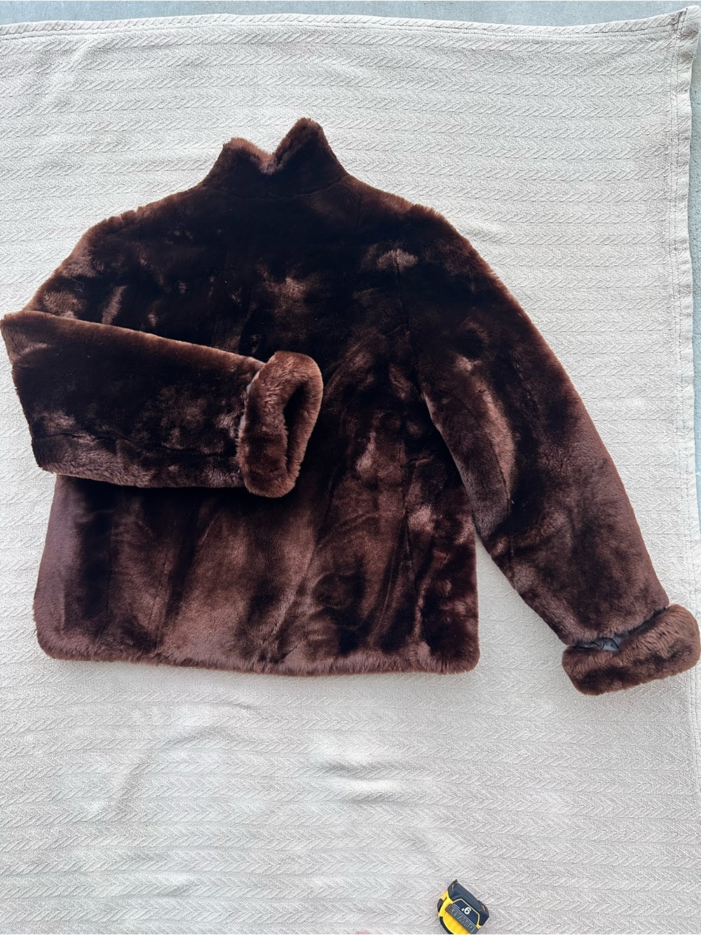 Women’s Plush Faux Fur Jacket - Brown